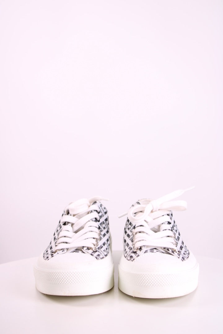 Givenchy Monogram City Low Top Trainers White/ Black 37.5