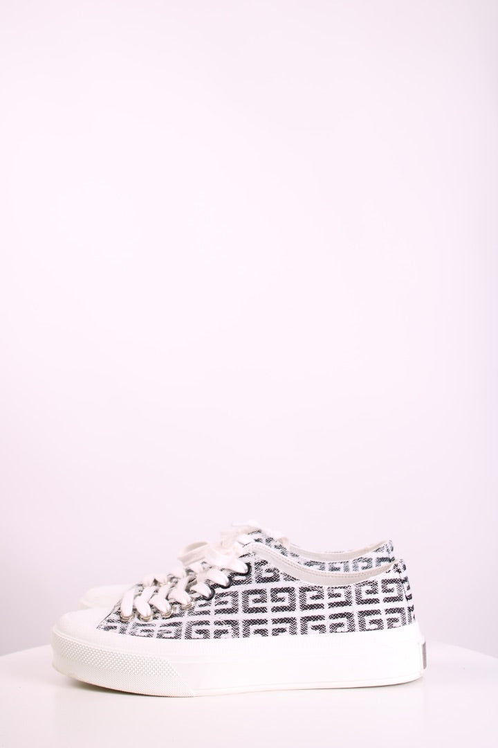 Givenchy Monogram City Low Top Trainers White/ Black 37.5