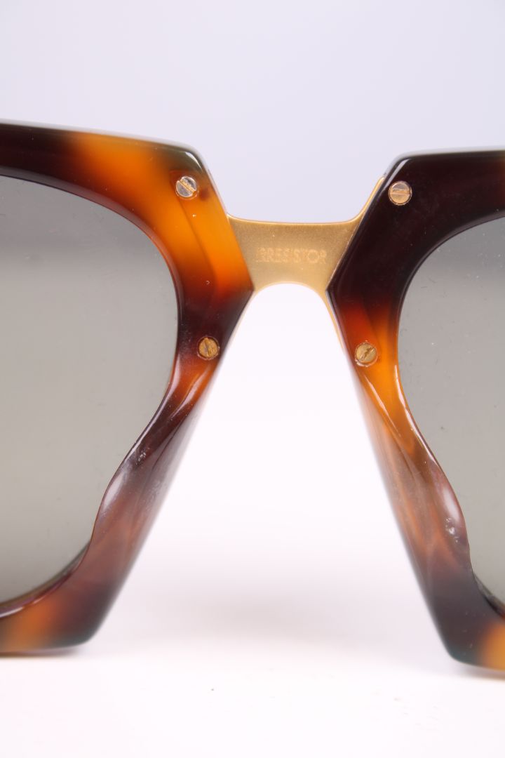 IRRESISTOR Sunglasses Tortoiseshell