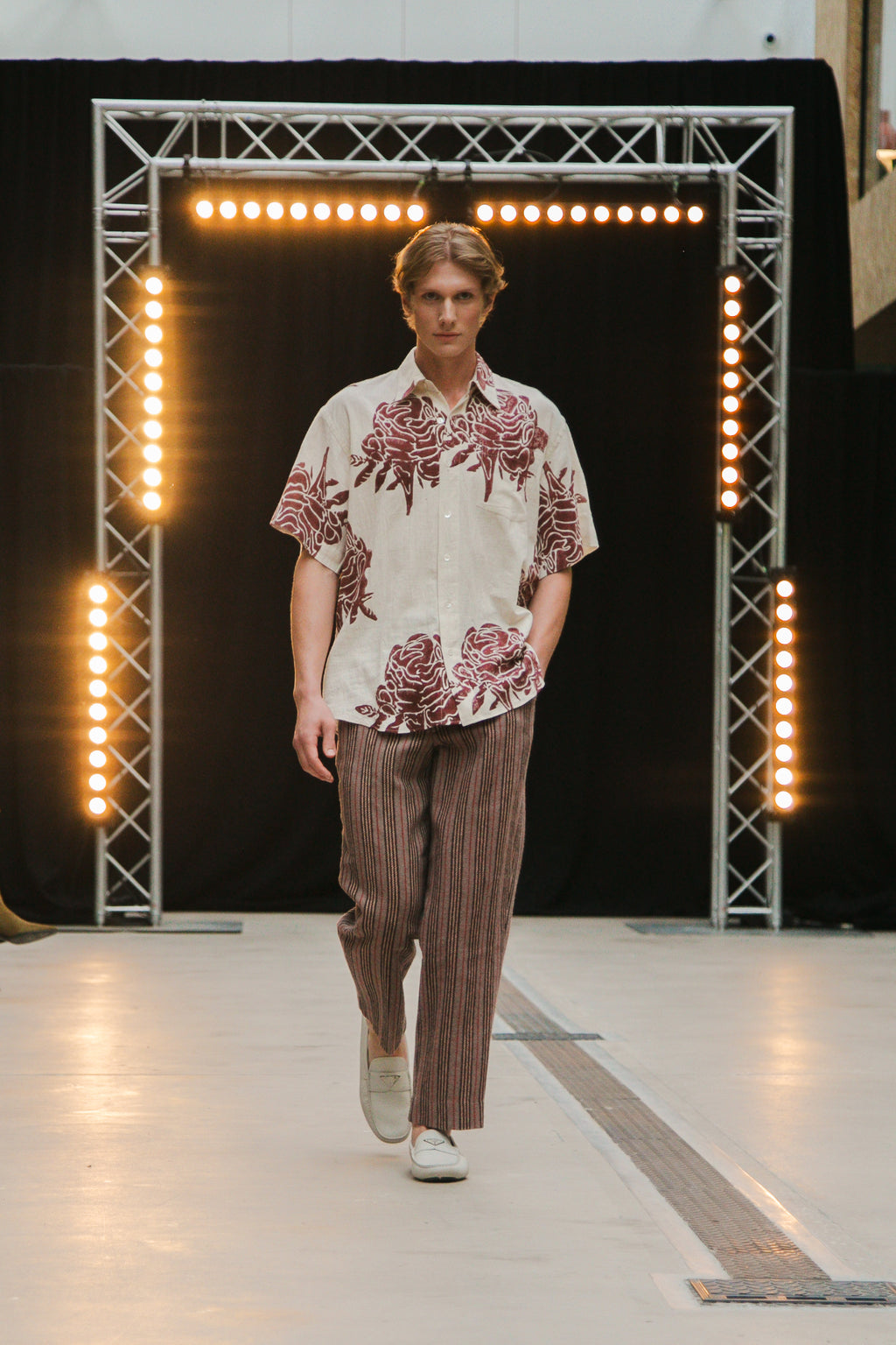 Plumo Studio S/S Leaf Print Shirt Beige/ Burgundy M