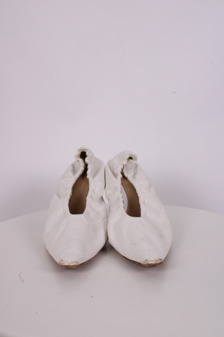 Bottega Veneta Almond Court Heels White 39