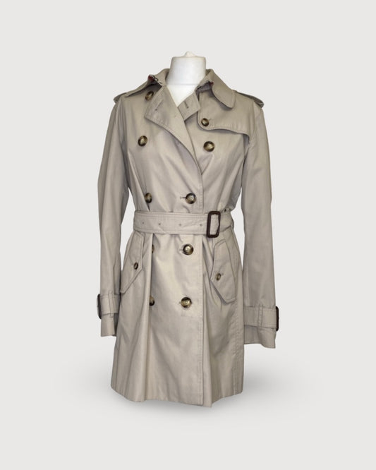 Beige Burberry Mac, 12