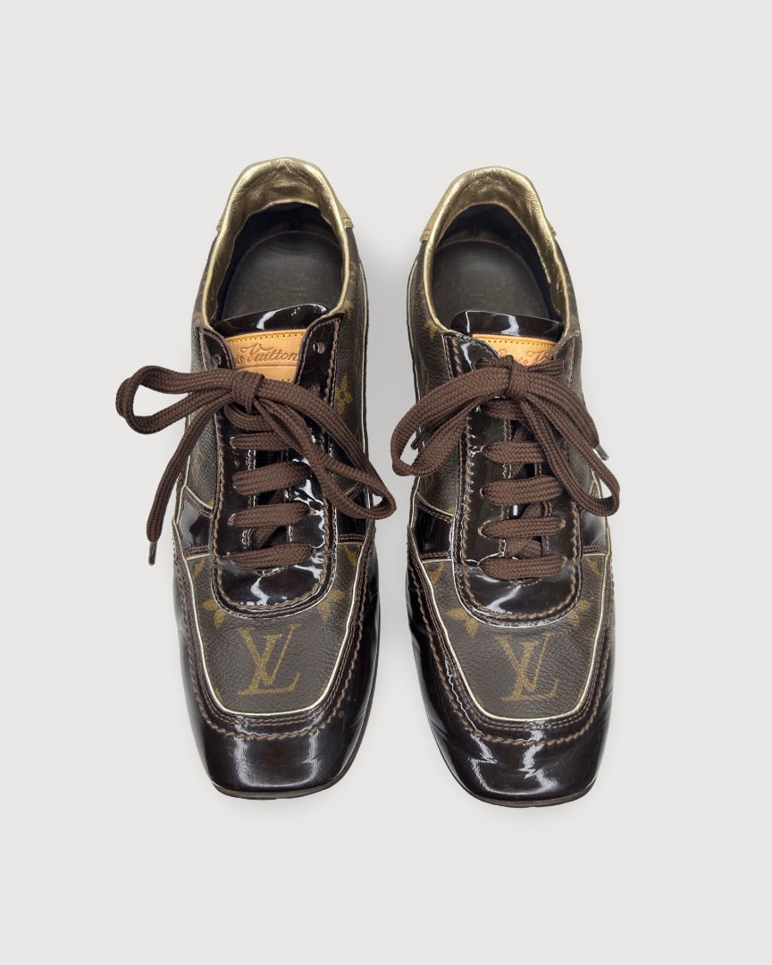 Monogram Louis Vuitton trainers, 39