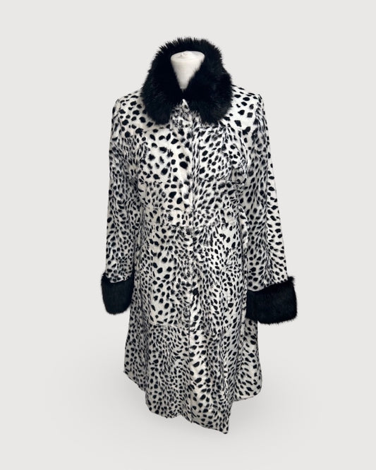 white/ black shrimp trench coat, m