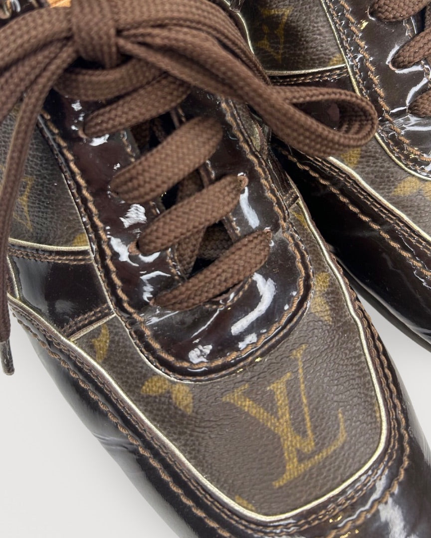 Monogram Louis Vuitton trainers, 39